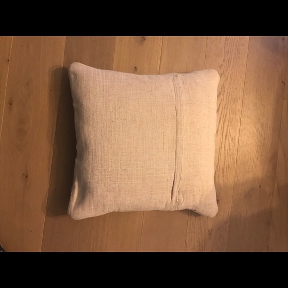 Vintage Style Pillow Cover - Picture 3 of 3